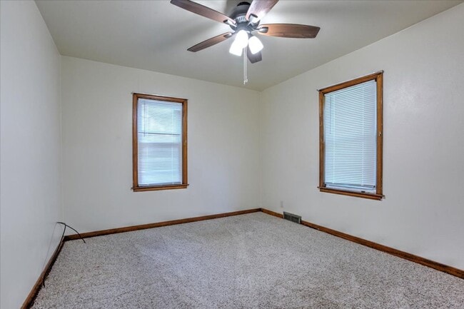 Building Photo - Single Family Home - Menomonie