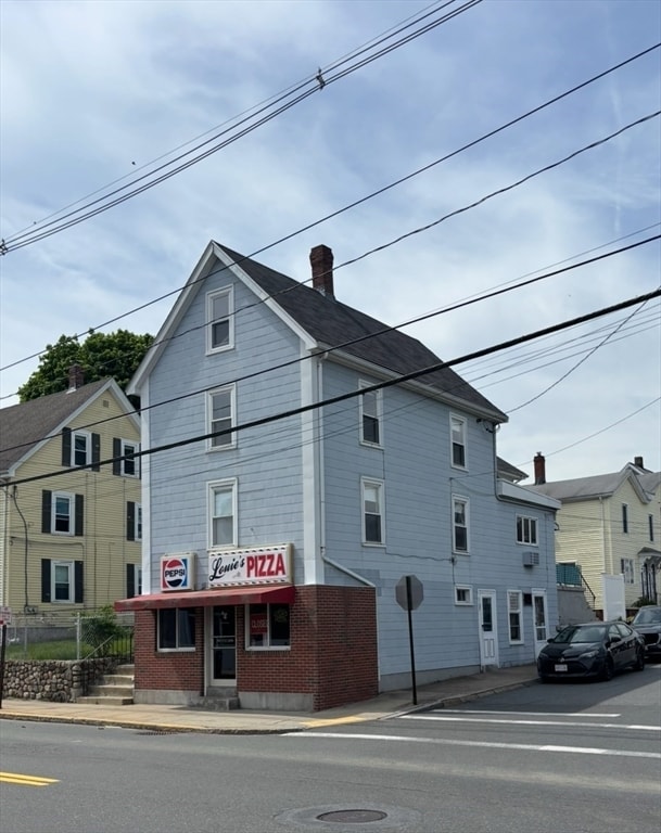 Primary Photo - 118 Main St