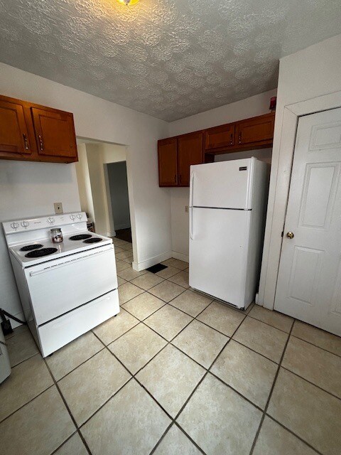 Building Photo - 2413 S Smithville Rd