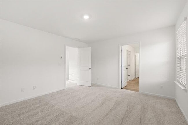 Building Photo - 458 Red Dragon Dr