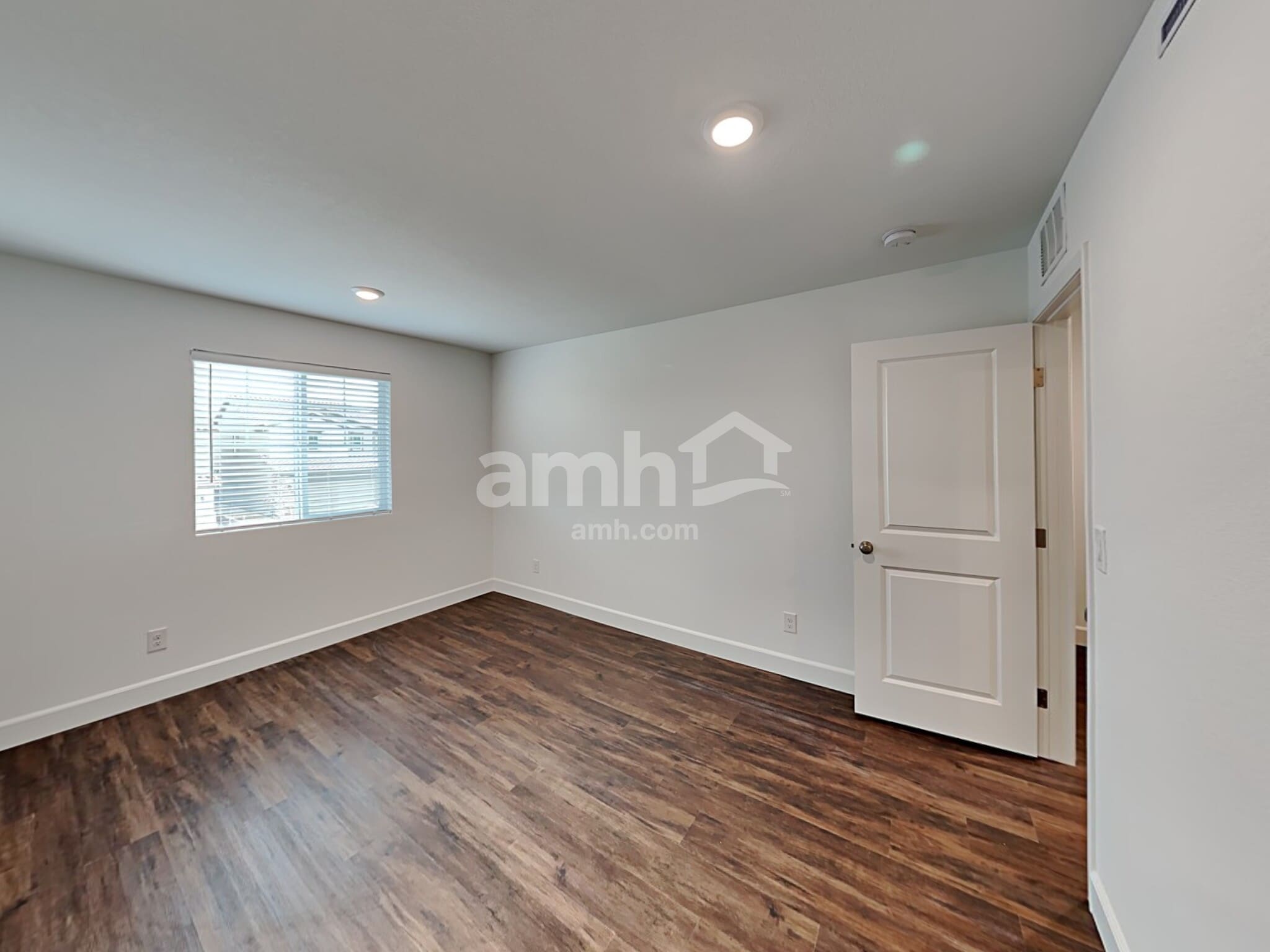 Building Photo - 8938 Tiger Tooth Ave