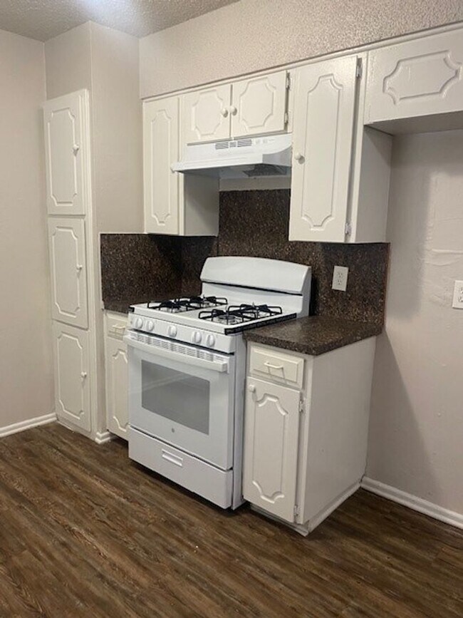 Building Photo - Spacious 5 bedroom Home located in the heart of Burleson!