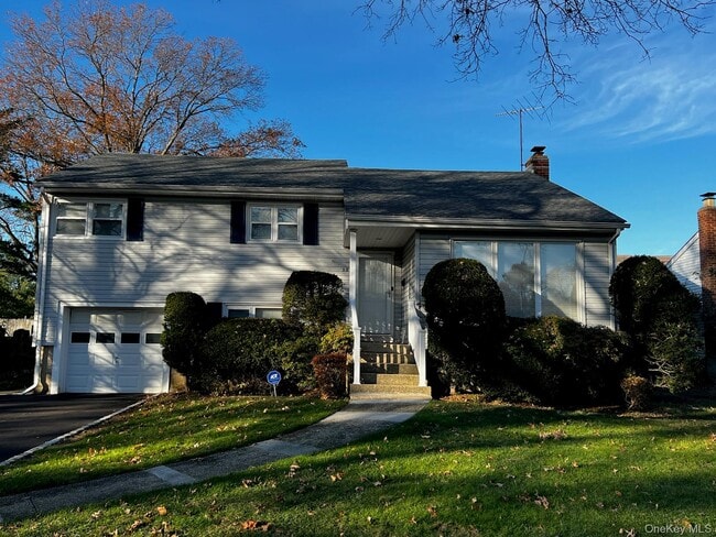 Primary Photo - 53 East Dr