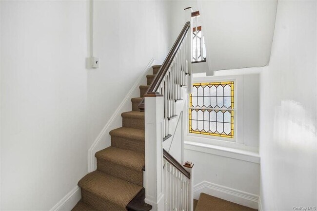 Building Photo - 1 Bayview Ave