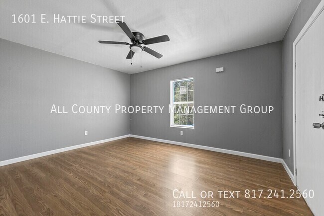 Building Photo - 1601 E Hattie St