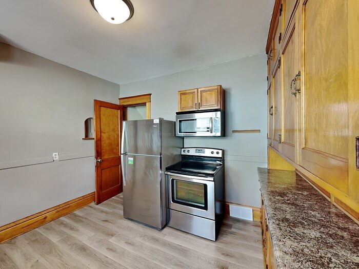 Building Photo - 1403 Barclay St