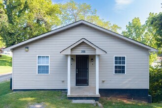 Building Photo - 308 Gill St