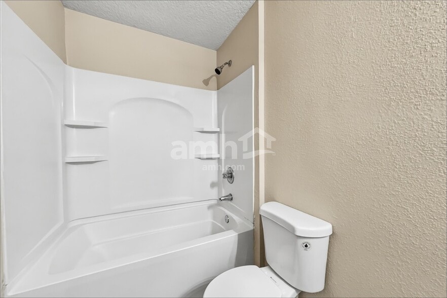 Building Photo - 422 Bostwick Cir