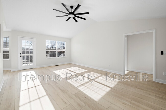 Building Photo - 7411 Cascade Meadows Way