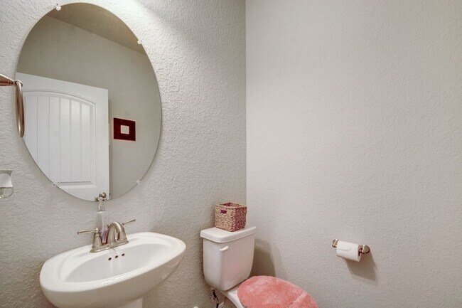 Building Photo - 5813 Viejo Dr