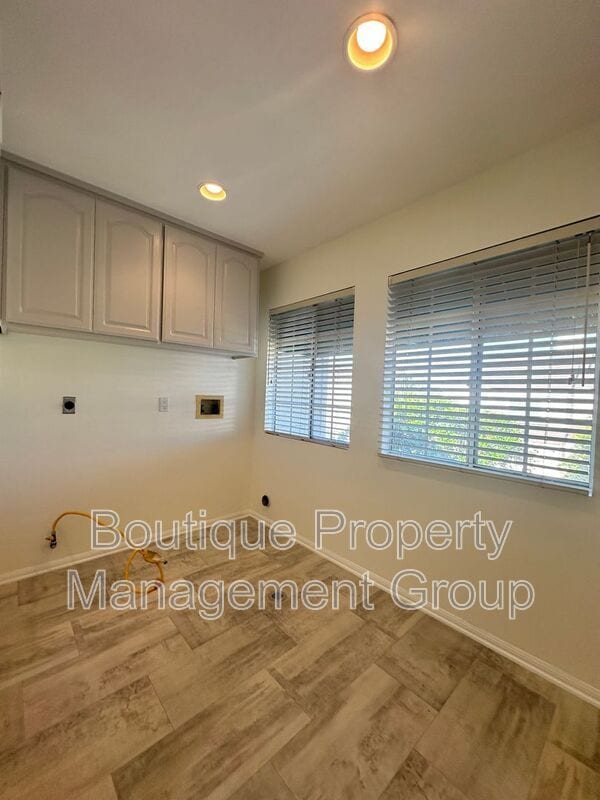 Building Photo - 34 Lakefront