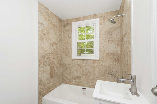 Building Photo - 60 Ellison Rd