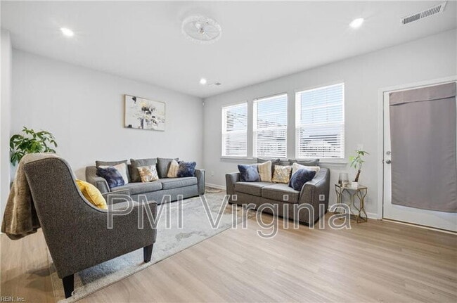 Building Photo - 405 Asuza St