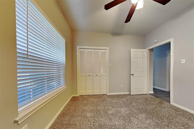 Building Photo - 4106 Hill Springs Dr