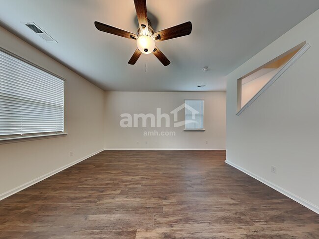 Building Photo - 123 Troupe Dr