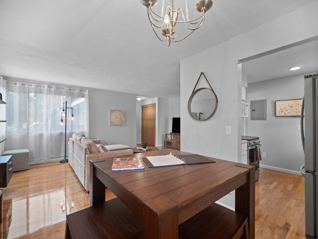 Building Photo - Comfort & Convenience in the Heart of Spokane (Furnished)