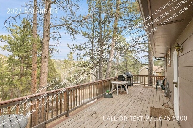 Building Photo - 2027 Roland Dr