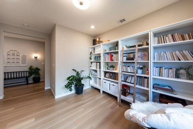Building Photo - 4623 Flagstaff Dr