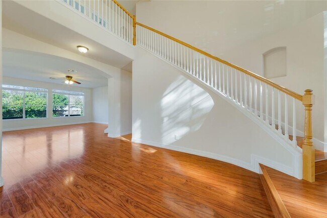 Building Photo - 2403 Branum Dr