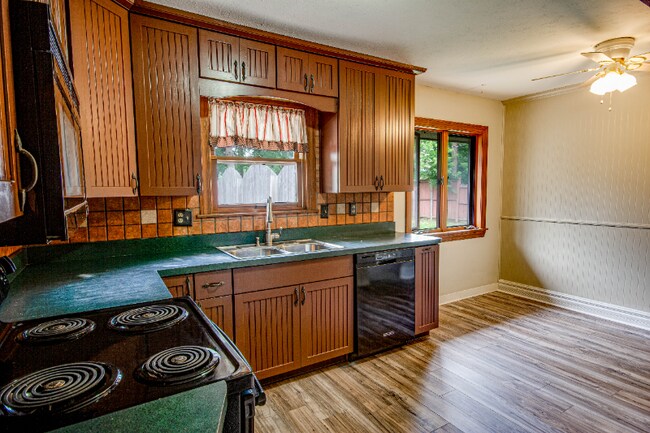 Building Photo - 1575 Northdale Rd