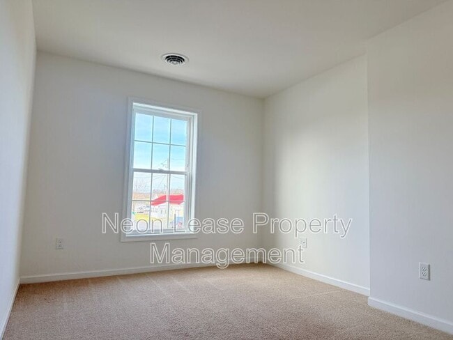 Building Photo - 129 Church St