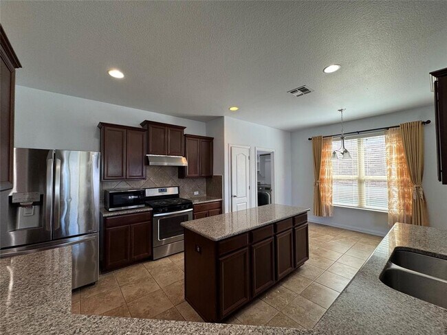 Building Photo - 123 Honey Grove