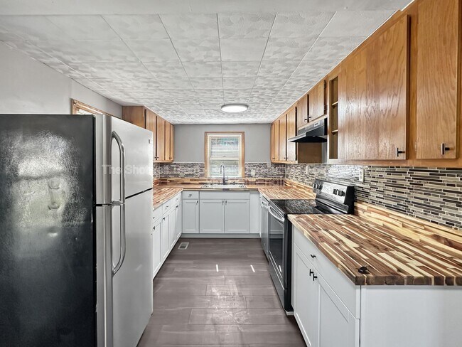 Building Photo - 2522 Dayton St