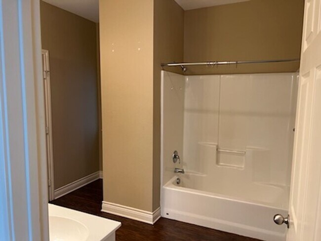 Building Photo - 3940 Mobley Cir