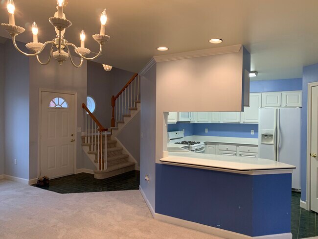 Kitchen - 6916 Fairfax Dr