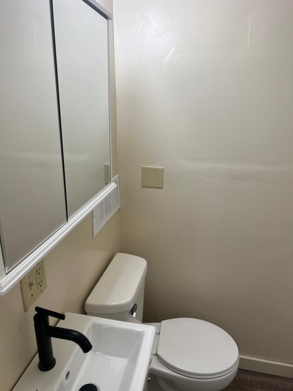 Building Photo - 1050 9th St