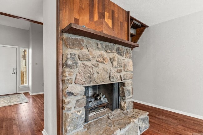 Building Photo - 102 Windwood Ln