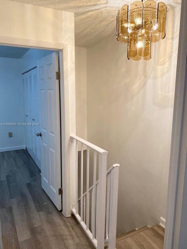 Building Photo - 1460 W 41st St