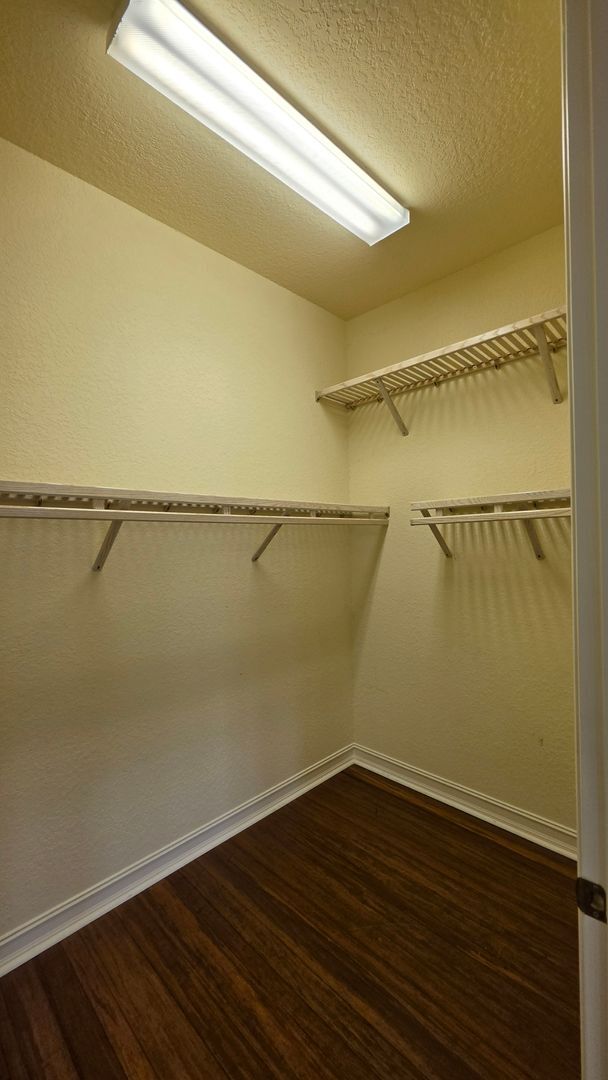 Building Photo - 3 bedroom 3 bathroom 2 car garage townhome in Mission Inn.