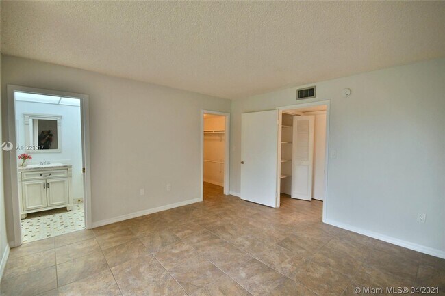 Building Photo - 8075 SW 107th Ave