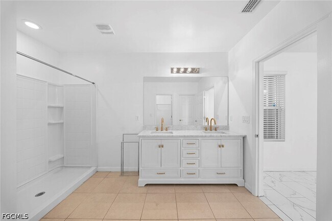 Building Photo - 10464 Canal Brook Ln