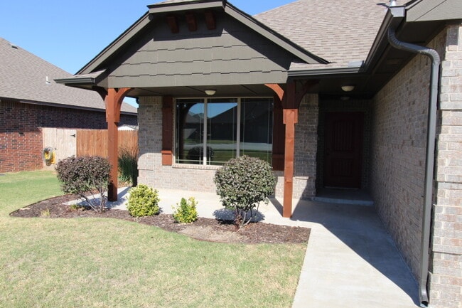 Building Photo - 20659 Landmark Dr