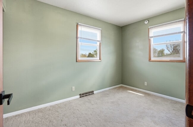 Building Photo - 1501 Brentwood St