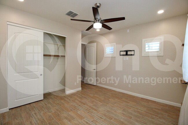 Building Photo - 4984 S Leisure Way