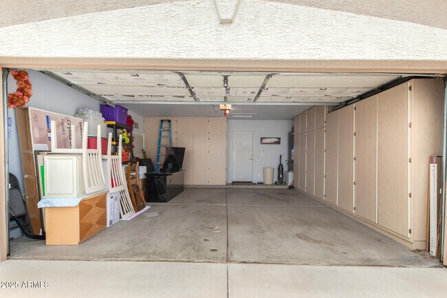 Building Photo - 3905 E Rockwood Dr