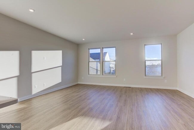 Building Photo - 13172 Arches Rd