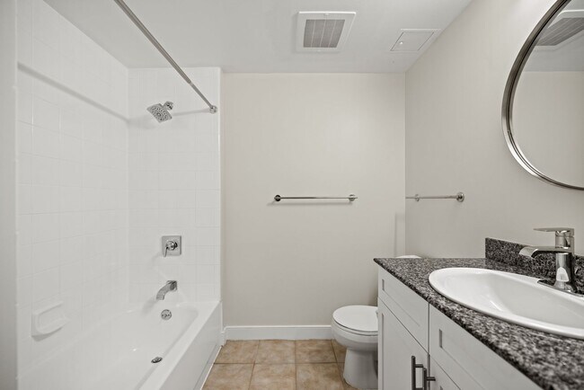 Building Photo - Gallery Place Large Studio | 1 Bath | 660 Sf