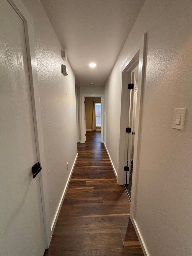 Building Photo - 1117 Marcia Ln