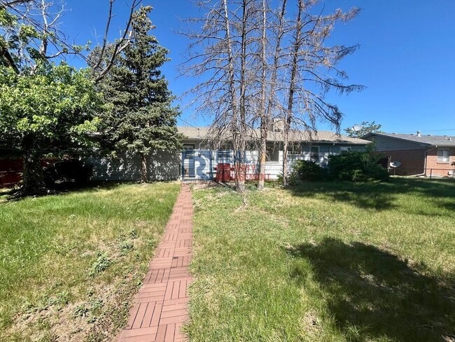 Building Photo - 919 Panorama Dr