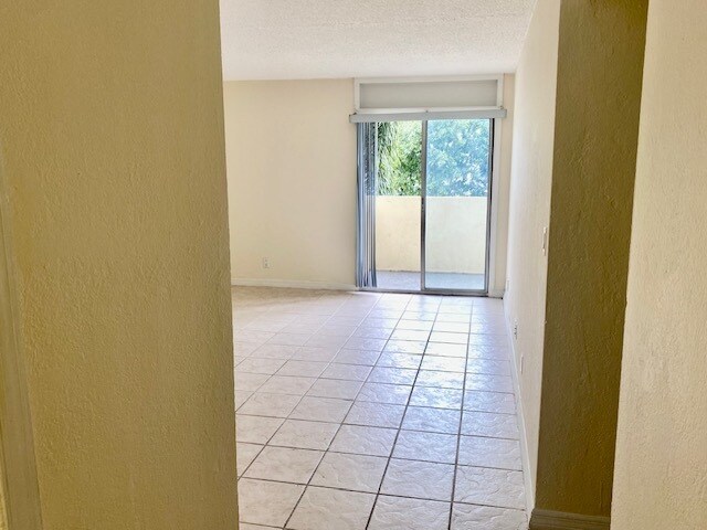 Building Photo - 4550 NW 9th St