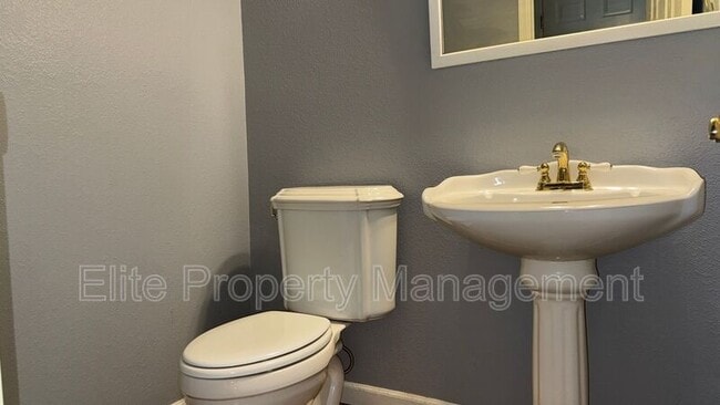 Building Photo - 761 S Laurue Dr