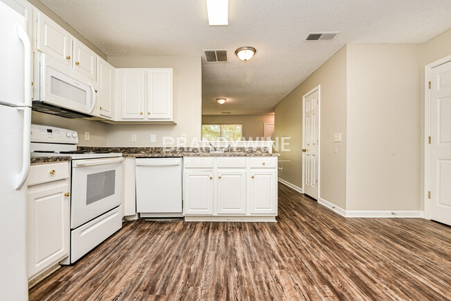 Building Photo - 283 Coral Cir