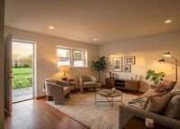 Building Photo - 1018 Koelle Blvd