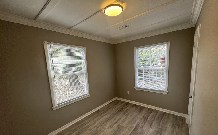 Building Photo - 1213 Laura Ave