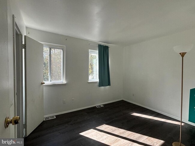 Building Photo - 2404 Bayberry Ct