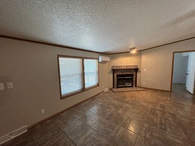 Building Photo - 3 bedroom 2 bath Mobile home newly updated...